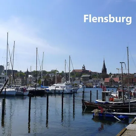 Seeblick - Gemuetliche 60qm - 50m Zum Naturstrand - Mit Terrasse Und Grossem Garten بيت للعطل *